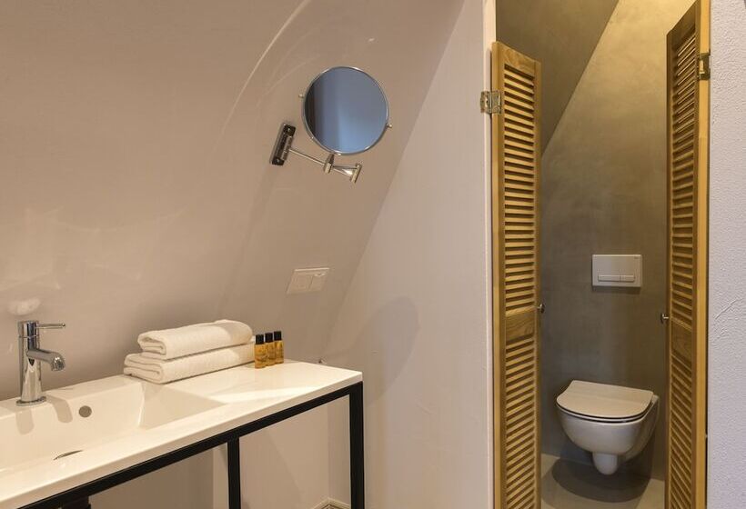 בית מלון כפרי Zamek Sarny