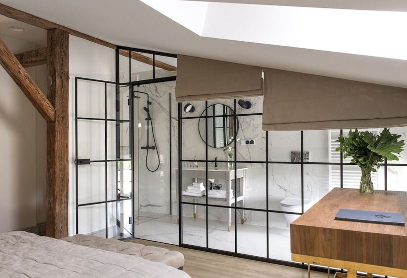 בית מלון כפרי Zamek Sarny