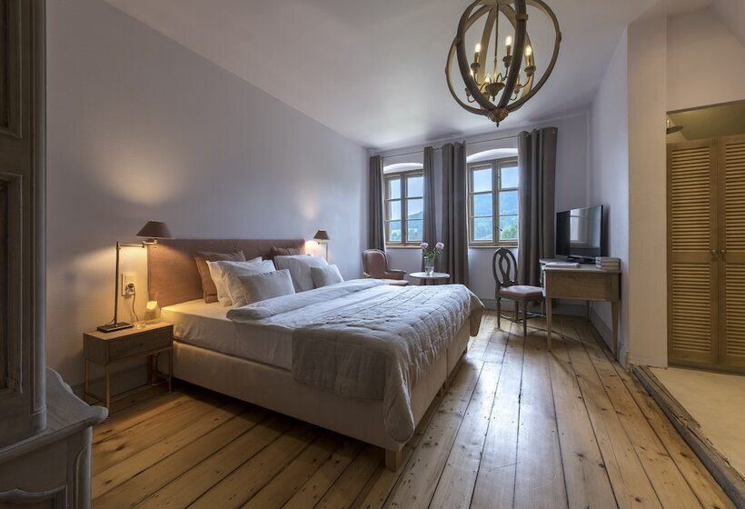 בית מלון כפרי Zamek Sarny