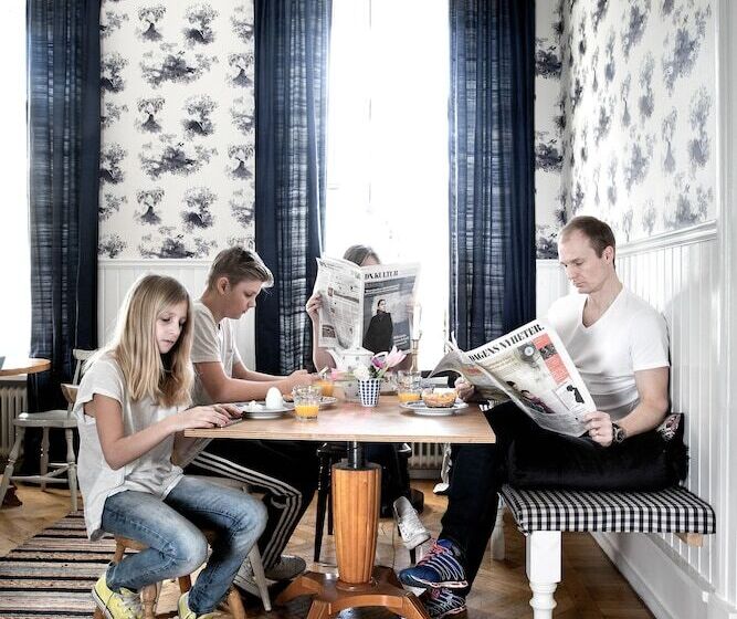 Café Mandeltårtan B&b Villafloraviola