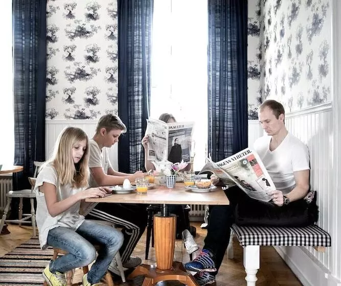 Café Mandeltårtan B&b Villafloraviola