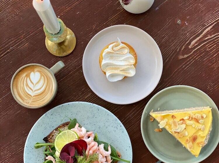 Café Mandeltårtan B&b Villafloraviola