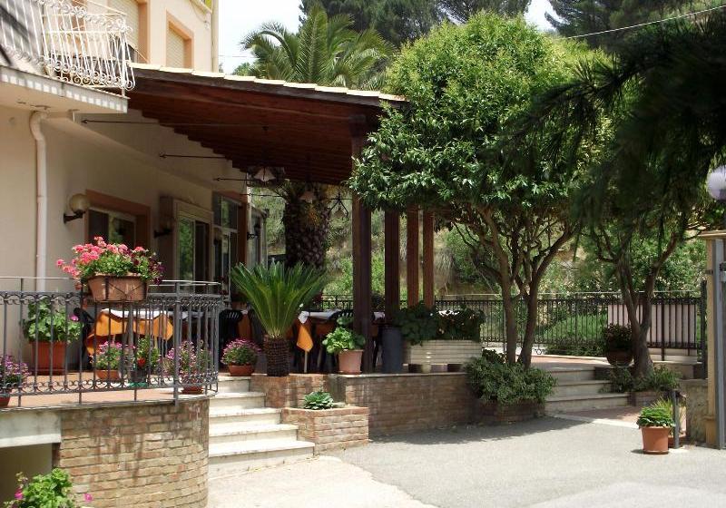 בית מלון כפרי Ristorante Mosaici