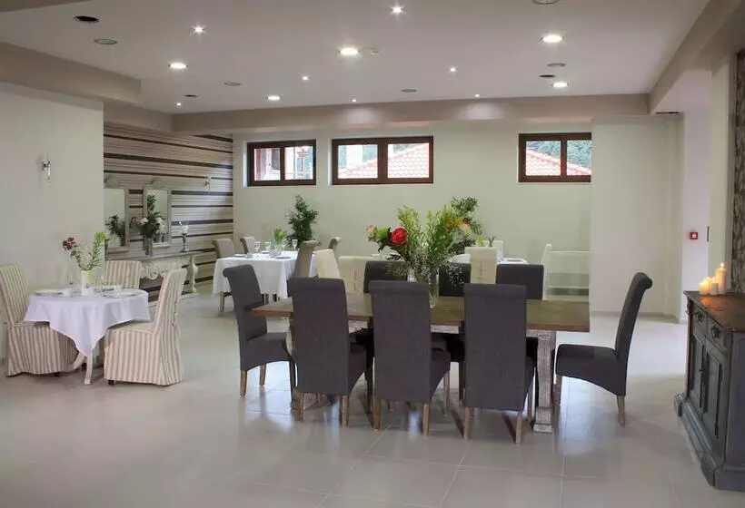ホテル Nefeles Mainalon Luxury Residences & Lounge