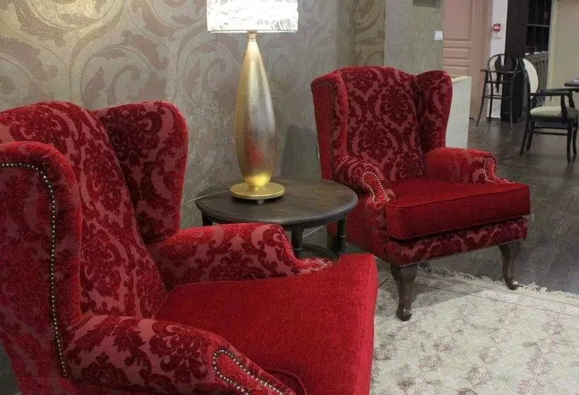 ホテル Nefeles Mainalon Luxury Residences & Lounge