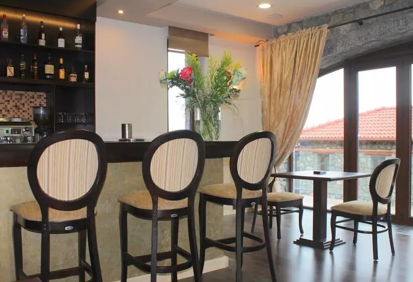 ホテル Nefeles Mainalon Luxury Residences & Lounge