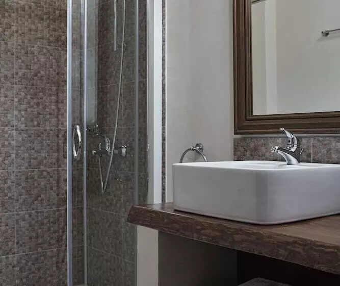 ホテル Nefeles Mainalon Luxury Residences & Lounge