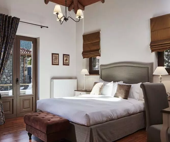 ホテル Nefeles Mainalon Luxury Residences & Lounge
