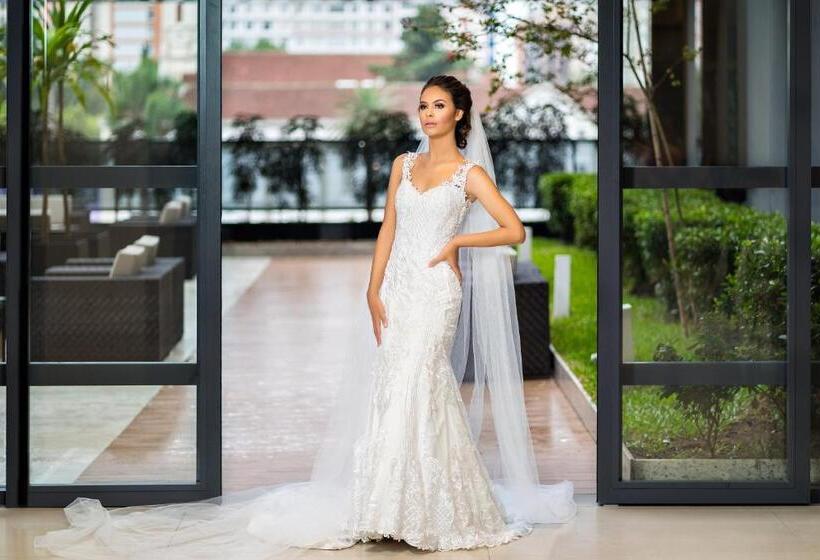 호텔 NH Curitiba The Five