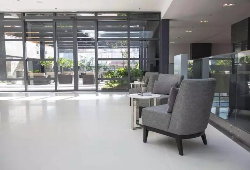 Hotelli NH Curitiba The Five