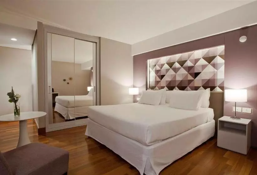 Hotelli NH Curitiba The Five