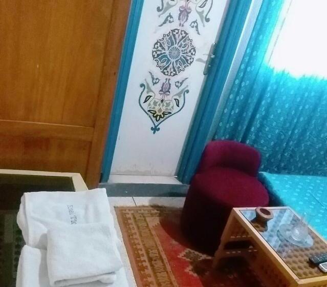 בית מלון כפרי Tiout