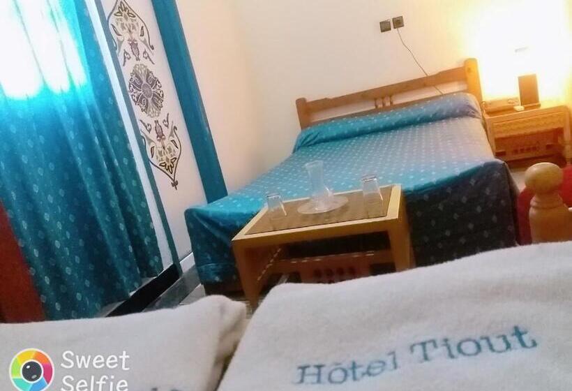 בית מלון כפרי Tiout