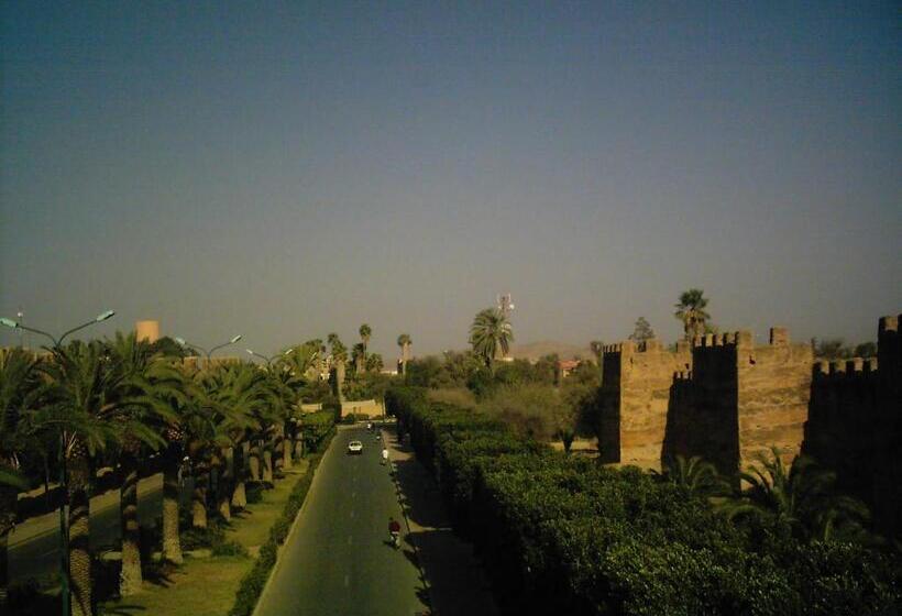 בית מלון כפרי Tiout