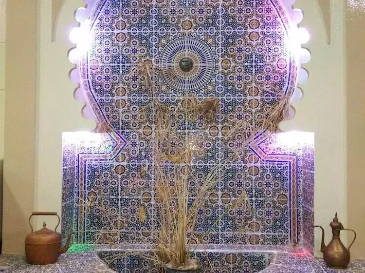 هتل Tiout
