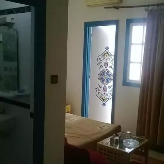 هتل Tiout