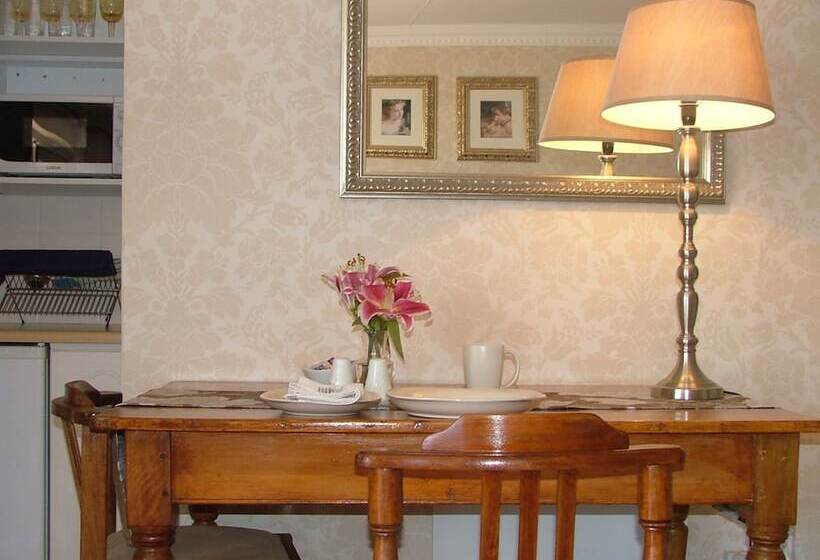 Pensió Arum Place Guest House