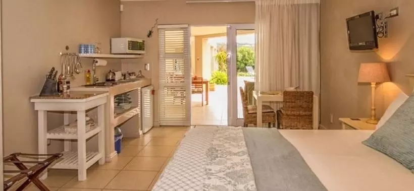 پانسیون Bahari Beach House