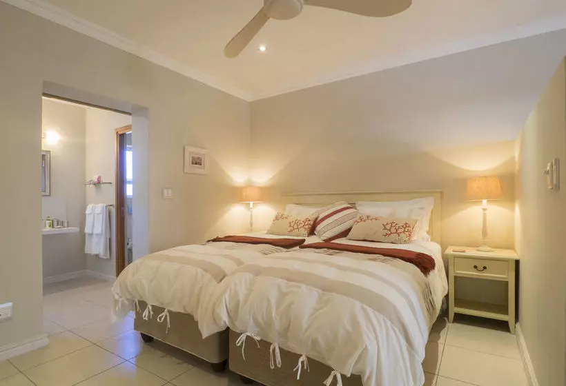 پانسیون Bahari Beach House
