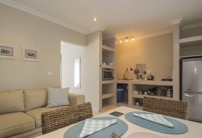 Пансион Bahari Beach House