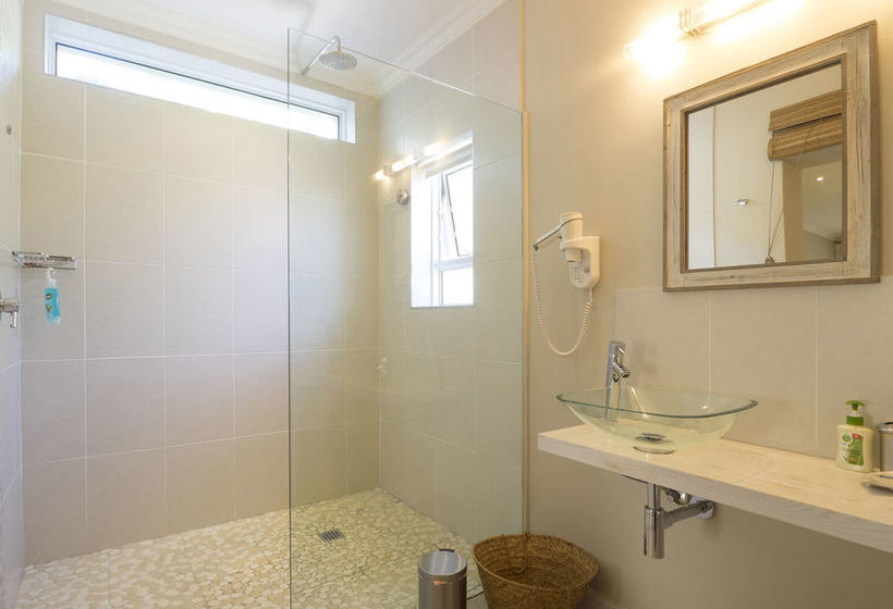 Пансион Bahari Beach House