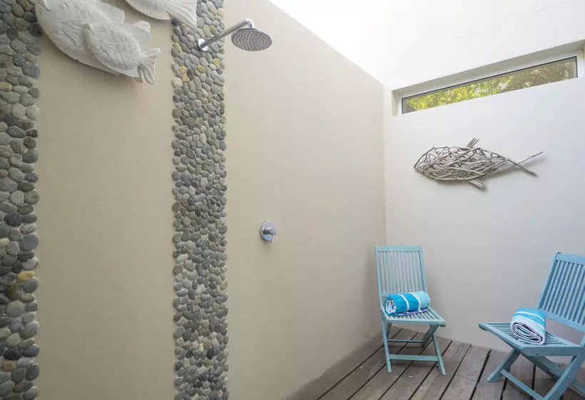 پانسیون Bahari Beach House