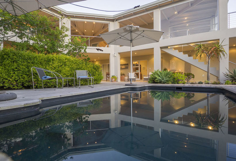 Пансион Bahari Beach House