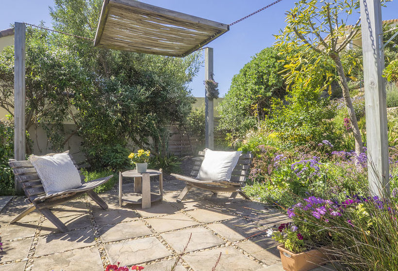 Пансион Bahari Beach House