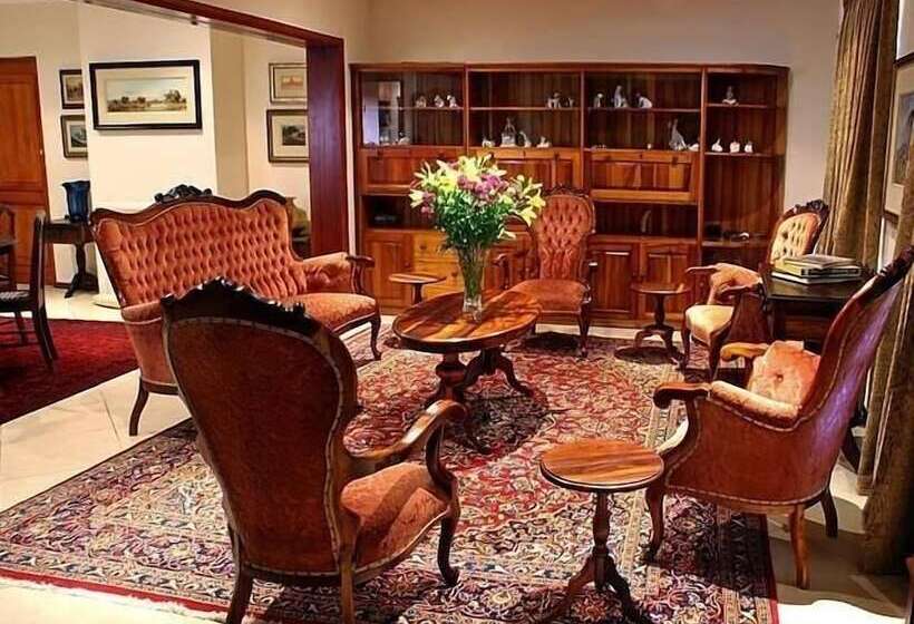 פנסיון Blaauwheim Guest House