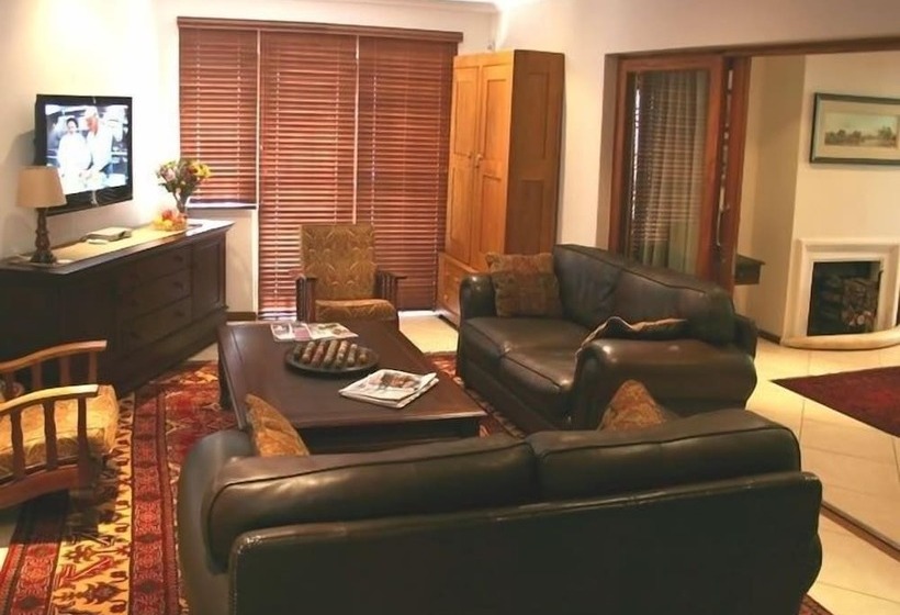 פנסיון Blaauwheim Guest House