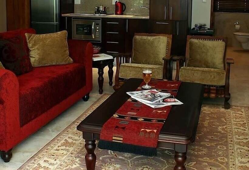 פנסיון Blaauwheim Guest House