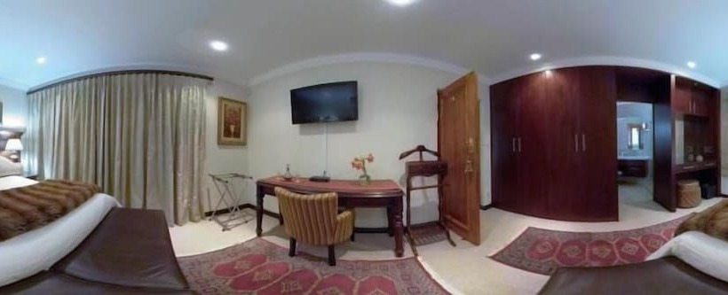 פנסיון Blaauwheim Guest House