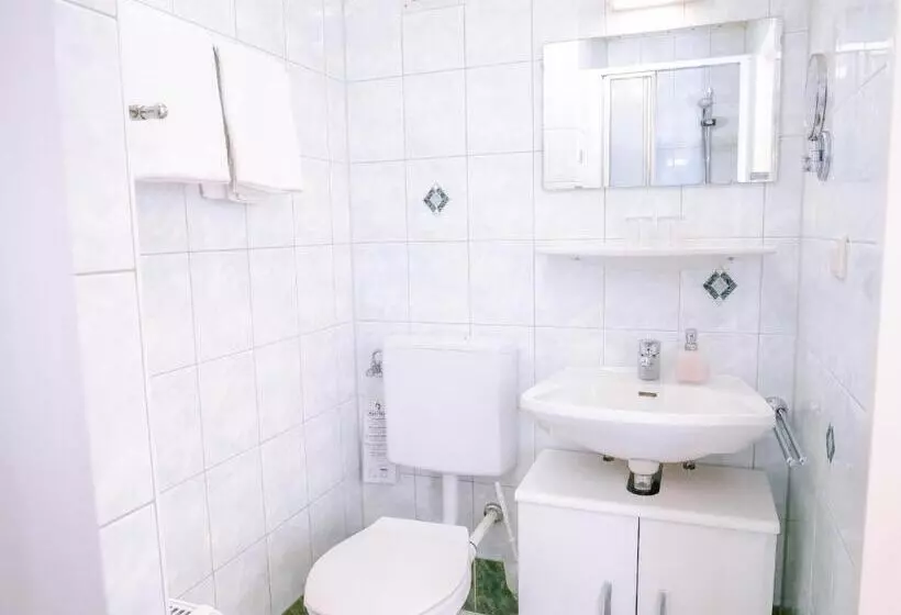 Aamiaismajoitus (B&B) 5rooms Frühstückspension