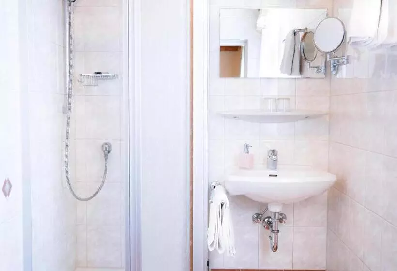 Aamiaismajoitus (B&B) 5rooms Frühstückspension