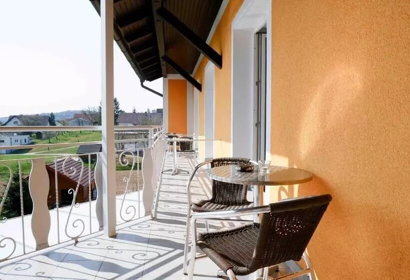 Aamiaismajoitus (B&B) 5rooms Frühstückspension