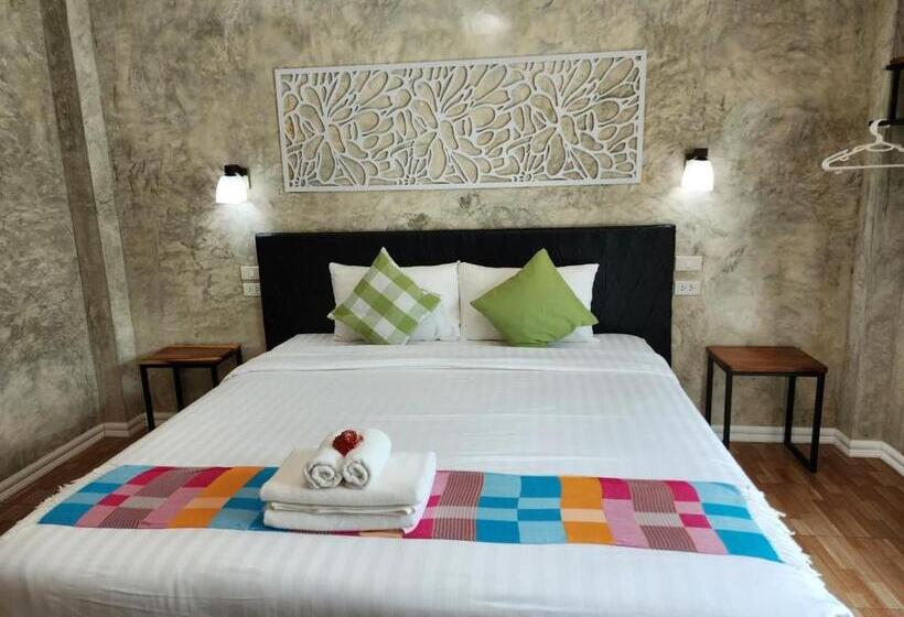 ホテル ชิดชายชล รีสอร์ท น่าน