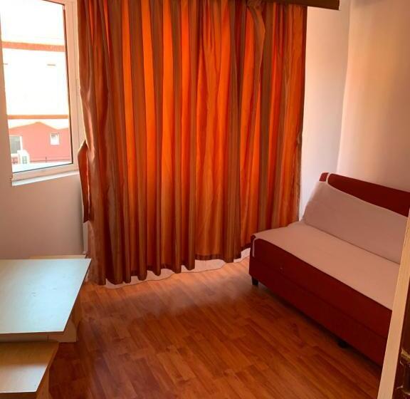 Hotel Modern / Imobiliare Garcea Titu