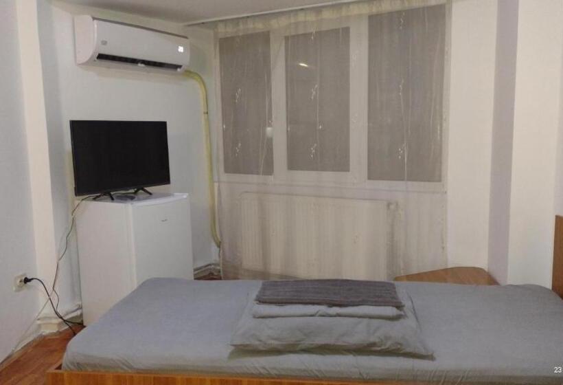 Hotel Modern / Imobiliare Garcea Titu