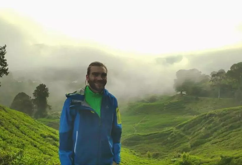 پانسیون 100 Oastel Coliving