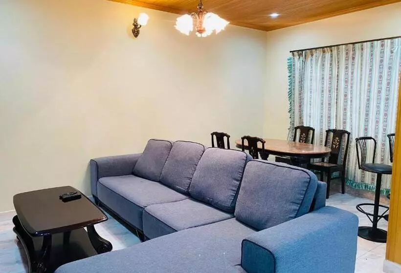 پانسیون 100 Oastel Coliving