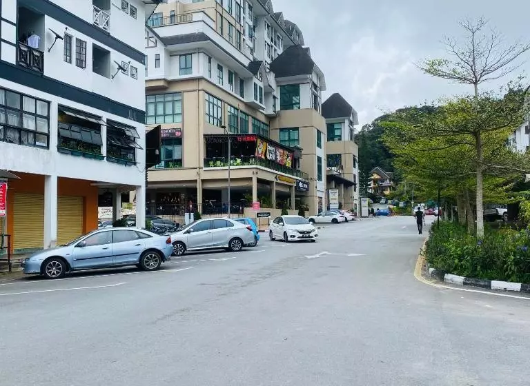 پانسیون 100 Oastel Coliving