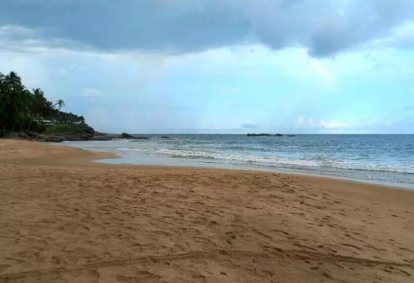 پانسیون Calm Palace Tangalle