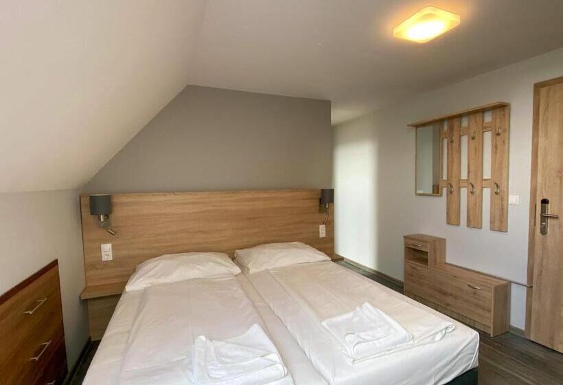 민박 Kis Szieszta Panzió