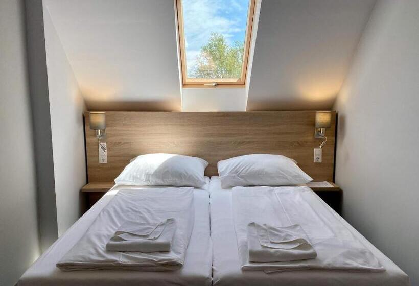 민박 Kis Szieszta Panzió