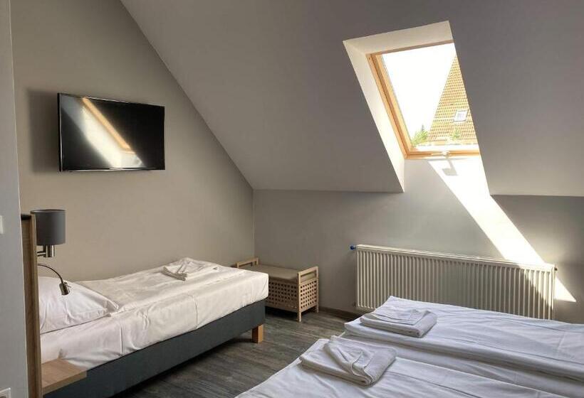 민박 Kis Szieszta Panzió