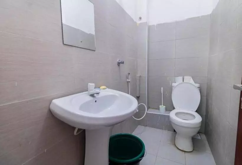 تختخواب و صبحانه Studio Airbnb Apartment, In Bamburi Mwembeni, Mombasa