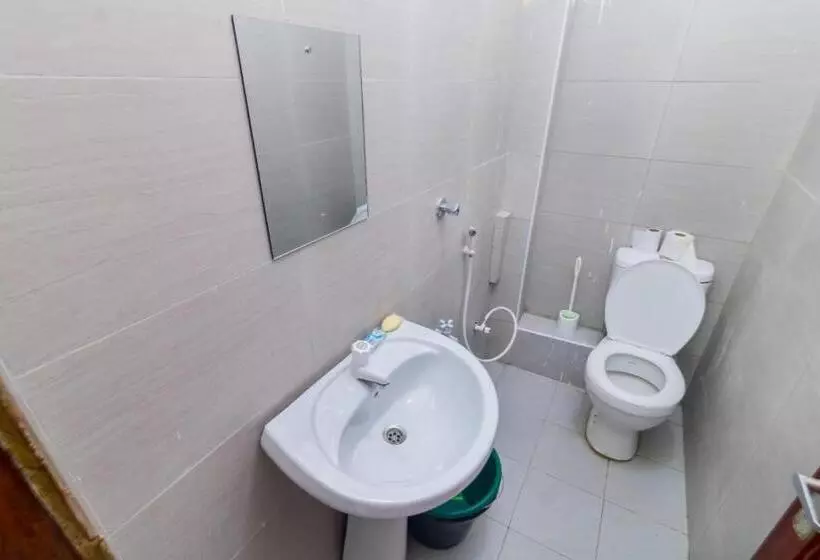 تختخواب و صبحانه Studio Airbnb Apartment, In Bamburi Mwembeni, Mombasa