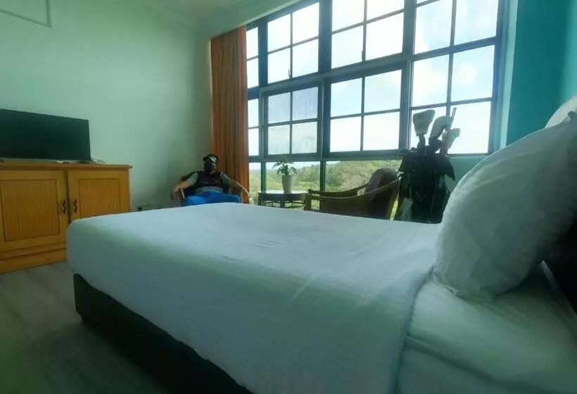 Bukit Beruntung Resort