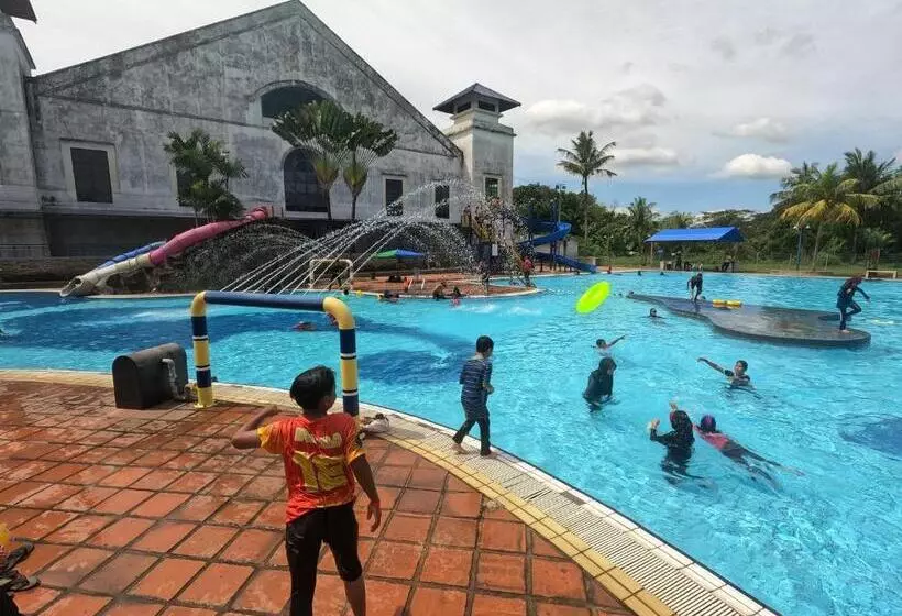 Bukit Beruntung Resort