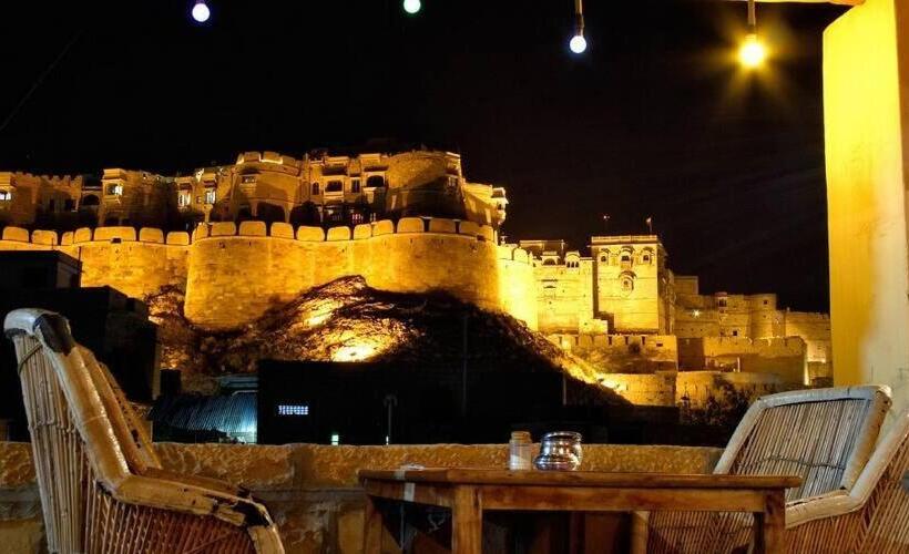 Hotel Sunshine Guest House & Safari